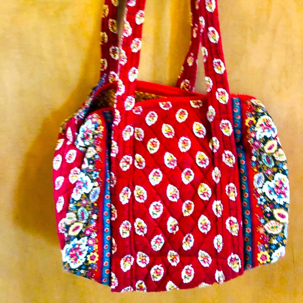 New Vera Bradley handbag. Barely used.